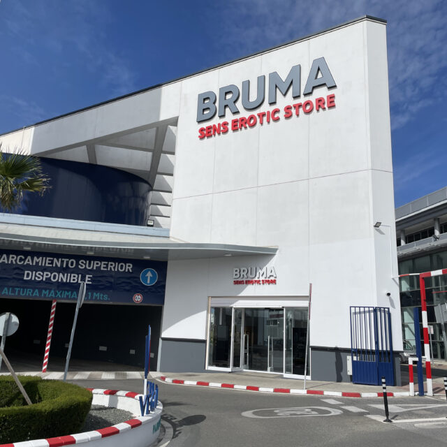 Bruma inaugura tienda en el Parque Comercial Vega del Rey.