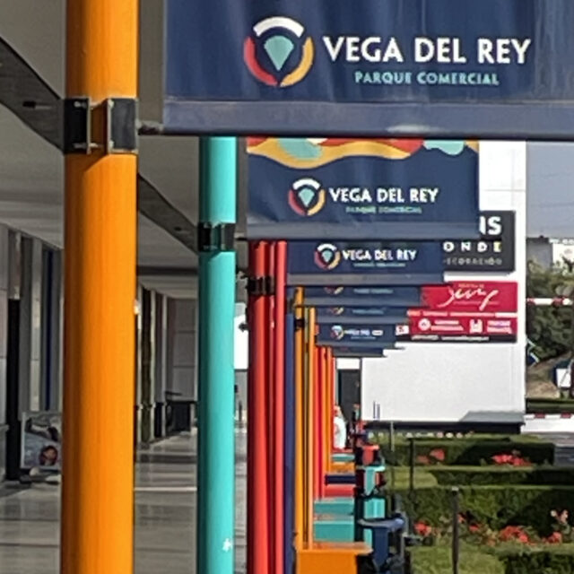 Ya estamos de rebajas en las tiendas del Parque Comercial Vega del Rey.